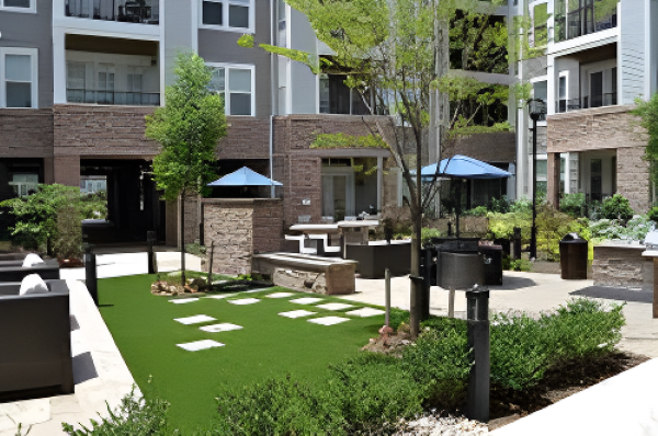 Outdoor patio area of apartment complex